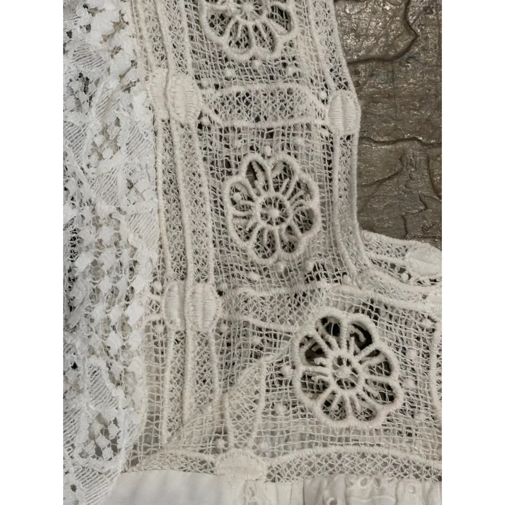 Anthropologie White Eyelet Lace Embroidered Floral Puff Sleeve Forever that Girl